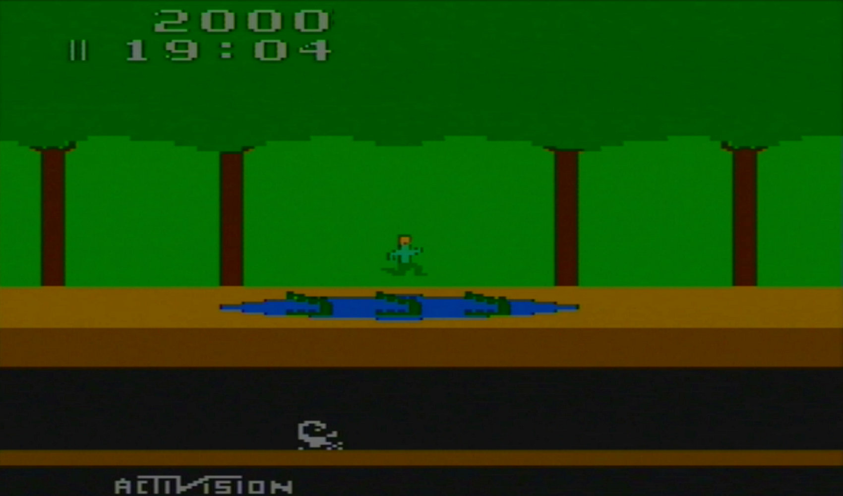 Wenn Harry auf die Köpfe der Krokodile springt, passiert ihm nichts. Sind die Mäuler geschlossen, kann er den Reptilien auch auf der Nase herumtanzen.