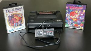 Benutze Hand mit Control Pad: Grafikadventures auf dem SEGA Master System Benutze Hand mit Control Pad: Grafikadventures auf dem SEGA Master System