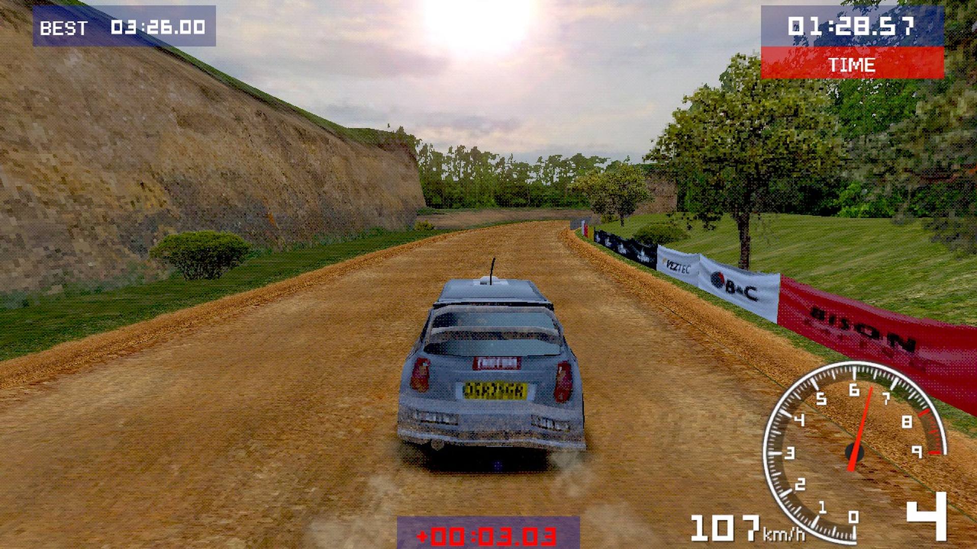 Old School Rally – Nur noch eine Runde! Brumm, brumm! Auch Schottland kann schöne Gegenden haben. Marcel Dörpinghaus, 2026.